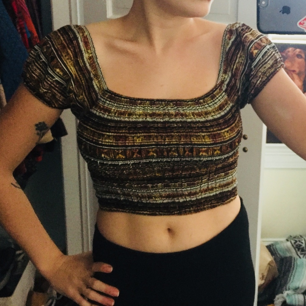 Scrunchie earth toned crop top